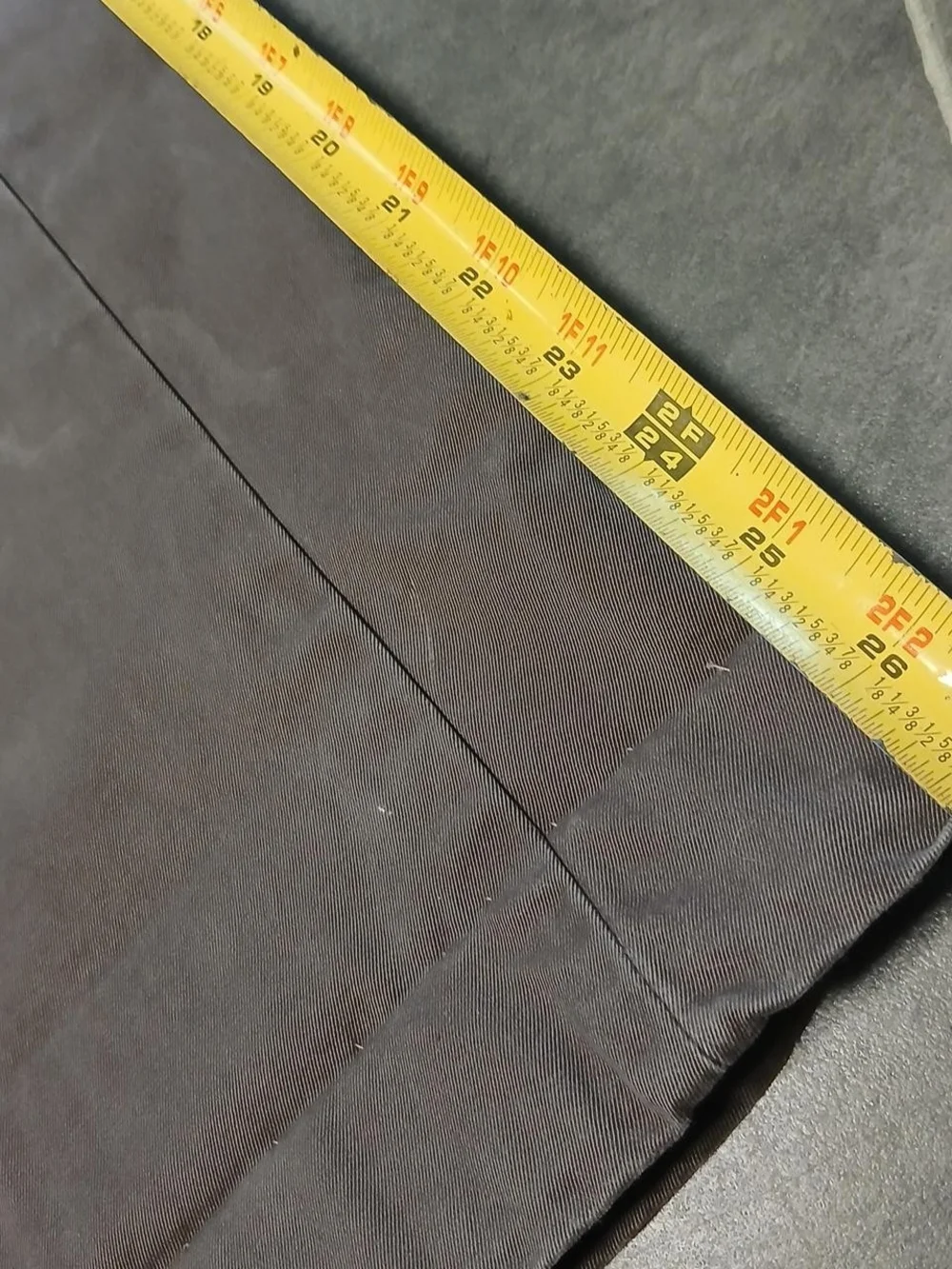 Banana Republic 36x30  Relaxed Fit Wide-Leg Chino Pants